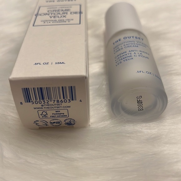 The Outset Smoothing Vitamin C Eye + Expression Lines Cream - Picture 2 of 3
